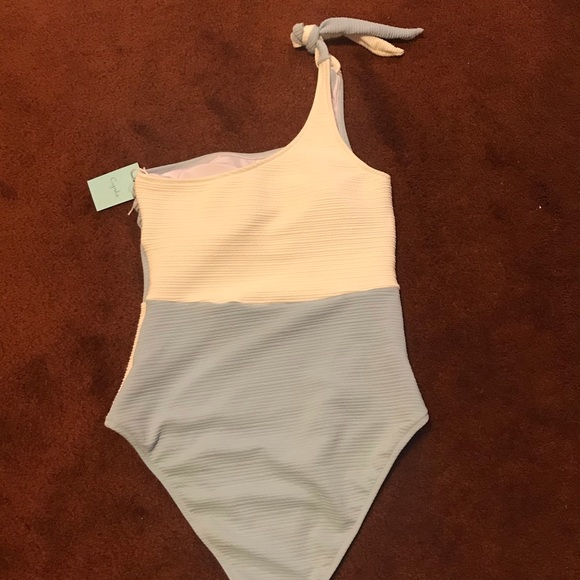 One piece, one shoulder swimsuit by Cupshe - Picture 4 of 6